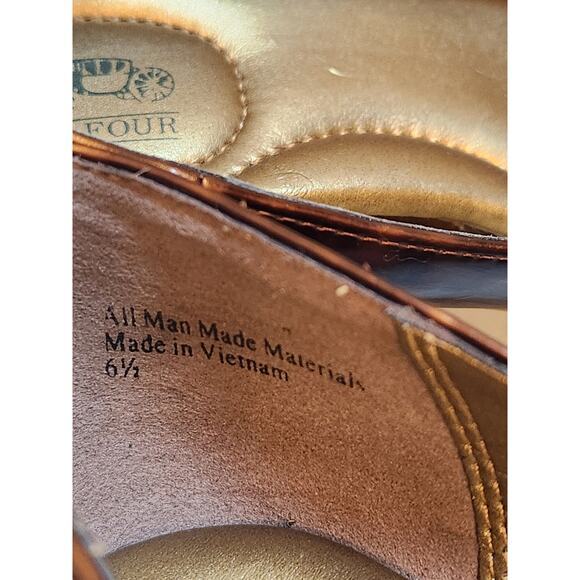 Coach and Four Womens Brown Patent Leather Pump Round Toe Stiletto Heel Size 6.5 - Picture 9 of 10